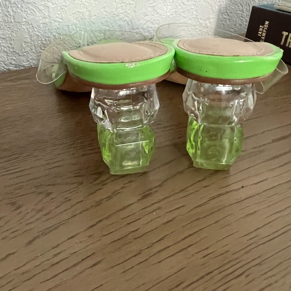 Cute jeweled sandal - Picture 1 of 3